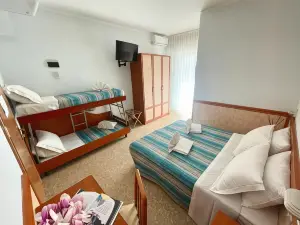 Hotel Crystal