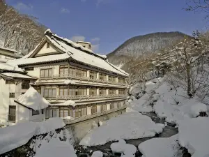 宝川温泉汪泉閣