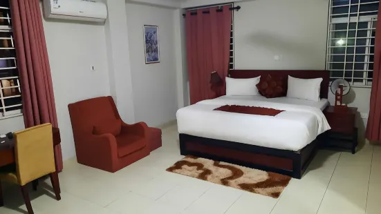 Efua Anoah Hotel & Apartment