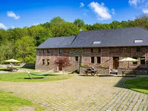 B&B Hotel in Ferme de Leuze Nabij Durbuy, Eigen Laadpalen