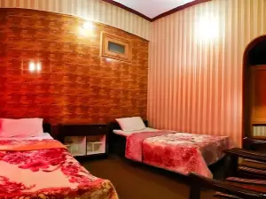 โรงแรม Zarin Palace