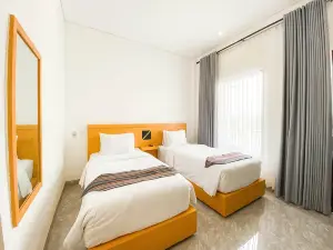 Queen Parrona Hotel by Sativa