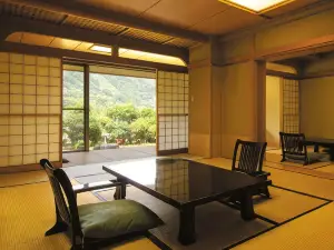 Yugawara Onsen Kawasegien Isuzu Hotel