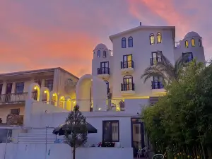 Floral Hotel·ShengSi White Island Hotel (South Long Distance Beach Shop)
