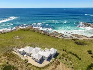 Saltwater - Absolute Oceanfront, Hot Tubs, Sauna, Fire Pits