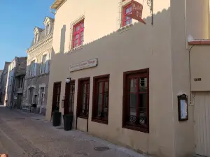 Logis le Relais du Chapeau Rouge