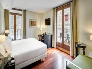 โรงแรม Sercotel Puerta de la Catedral