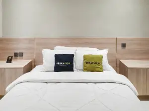 Urbanview Hotel Tentrem 2 near Alun-Alun Blora