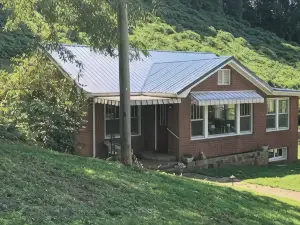 Awesome House in Downtown Sylva!