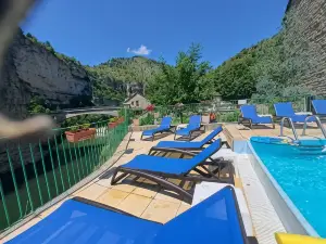 Logis Hôtel Restaurant Auberge de la Cascade