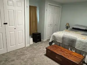 Cozy 3-bedroom cabin near Cadillac. Access to all seasonal outside activities.