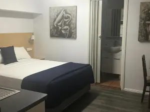 Ayrline Motel