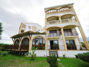 Topset Hotel