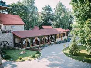 Curtea Boierului Hotel