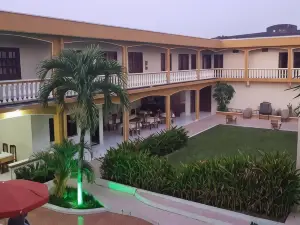 Hotel Takana