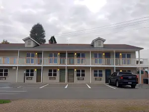 All Suites Inn Budget Host