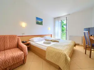 Villa Lovorka - Hotel Resort Dražica