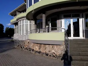 Royal L Hotel