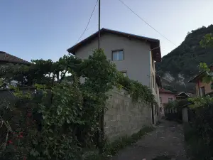 Elenite Guesthouse