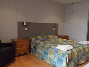 Leo Hotel Motel