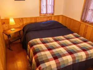 Webb Lake, Hackensack, Northern MN - 3 Bedroom, Sleeps 6 - Cabin #3 Blue Water