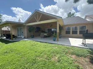 Spacious 6-bedroom 1 story house in fantastic Cypress with WiFi, AC