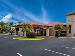 Super 8 by Wyndham Savannah