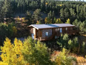Nederland Getaway 4卧室家庭，由RedAwning提供