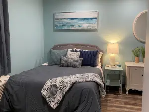 Sycamore Acres 303 Beachy vibes suite with full kitchen and living room