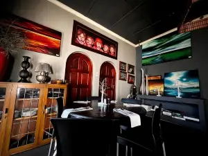 44 on Ennis Guest Lodge and Restaurant -