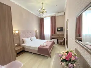 Gold Hotel