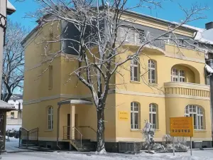 Pensjonat - Restauracja Żółty Domek