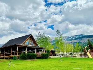 Charming Cabin~Near Fish Lake sleeps 16~On the Paiute ATV trail!