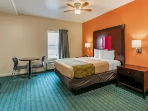 Econo Lodge Inn & Suites