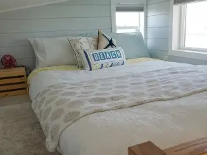 Beach themed Tiny-Home in serene city of Erda