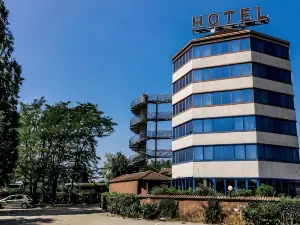 Business Hotel