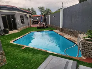 Francos Guest Lodge Accommodation