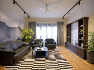 Vayavia Vine | Private 1BHK in 3BHK with Shared Kitchen & Living