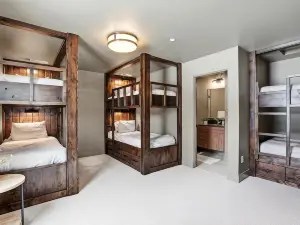 Brundage 4BR • Bunk Room • Mountain Retreat