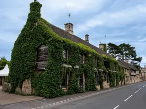 Mr & Mrs Smith THE WHEATSHEAF INN