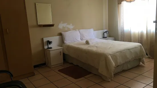 Tshesebe Stopover Motel