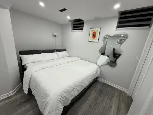 Cozy Two-Level Apartment with Separate Entrance in Brampton