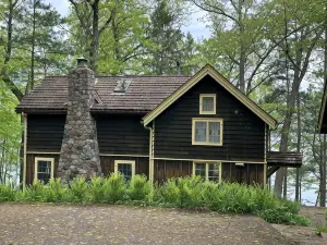 霍華德Balsam Lake蕨山小屋
