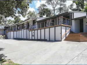 Fern Bay Motel