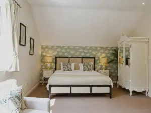 Fox & Hounds Country Hotel