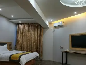 Friendship Celebrity - Fashion Hotel