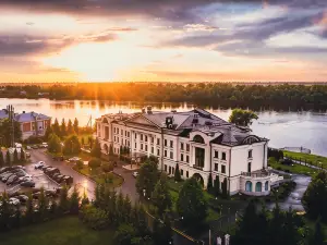 Volzhskaya Riviera Hotel