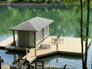 Smith Mountain Lake Lakefront 4Br with Private Dock, Kayaks & Game Room