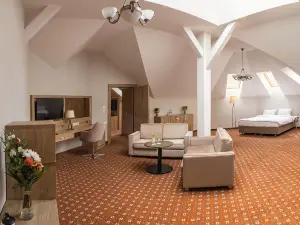 Hotel Malbork Centrum Konferencyjne = 馬爾堡會議中心飯店