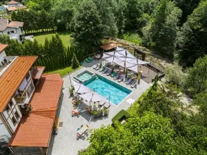 Valevtsi Mount Lodge - 365 Days Hot Outdoor Pool -